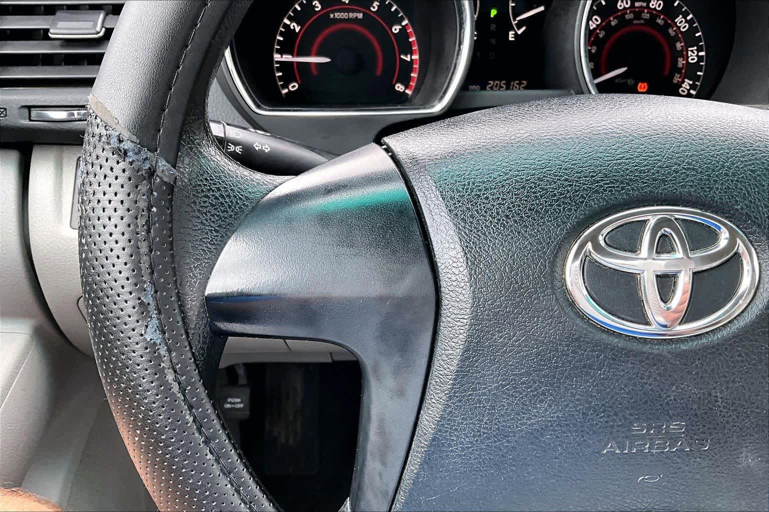 Used 2012 Toyota Highlander FWD w/ Cold Weather Pkg image 22