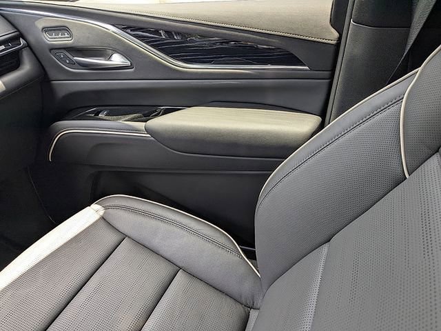 Certified 2024 Cadillac Escalade Sport w/ LPO, ONYX Package image 18