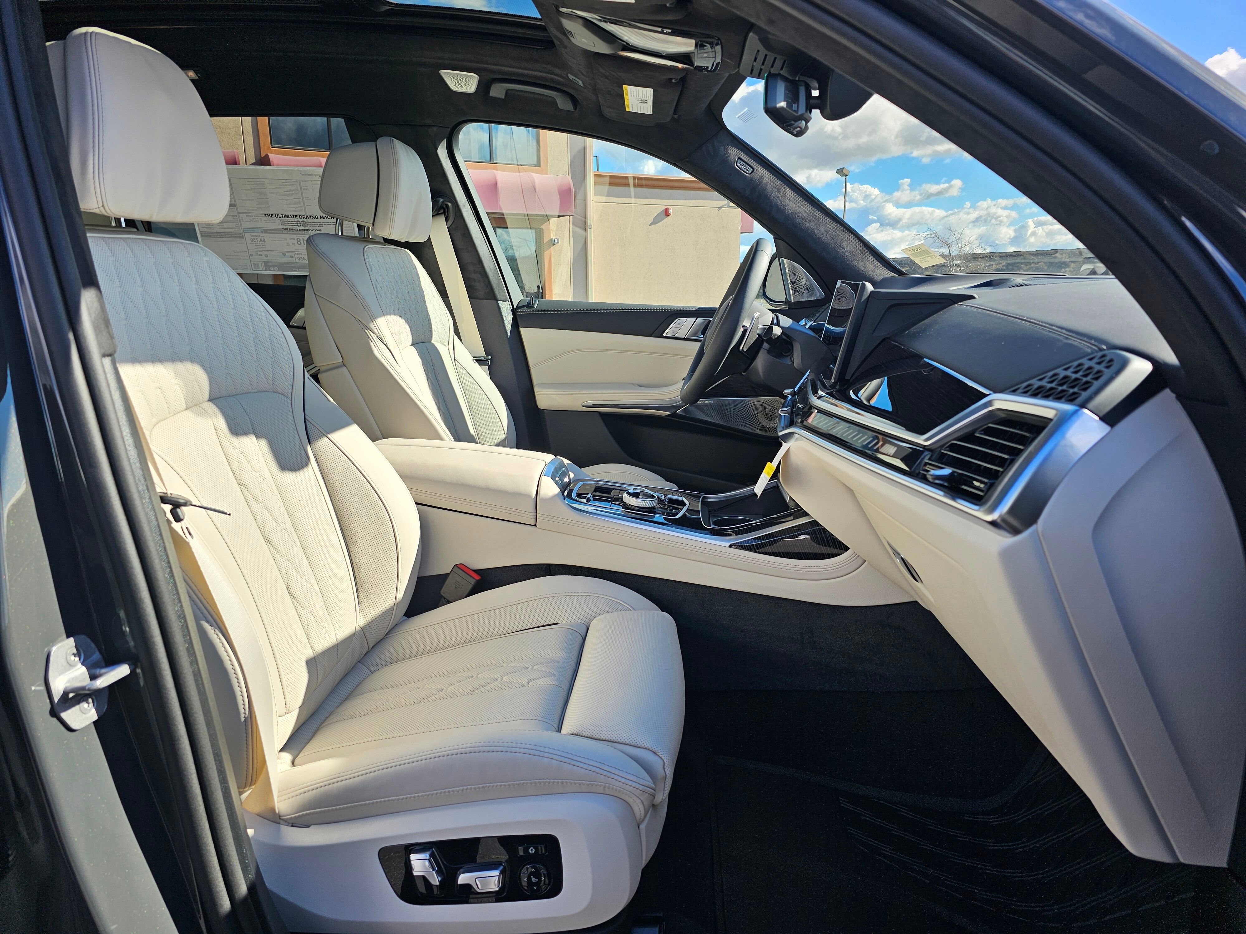 New 2026 BMW X7 M60i image 47