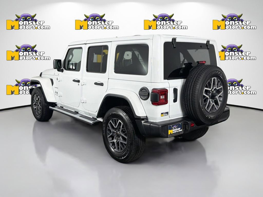 Used 2024 Jeep Wrangler Unlimited Sahara AWD/4WD image 7
