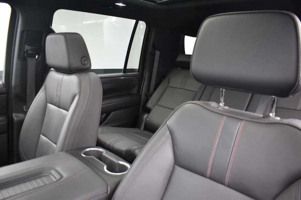 Used 2023 Chevrolet Suburban RST w/ Sport Performance Package AWD/4WD image 14