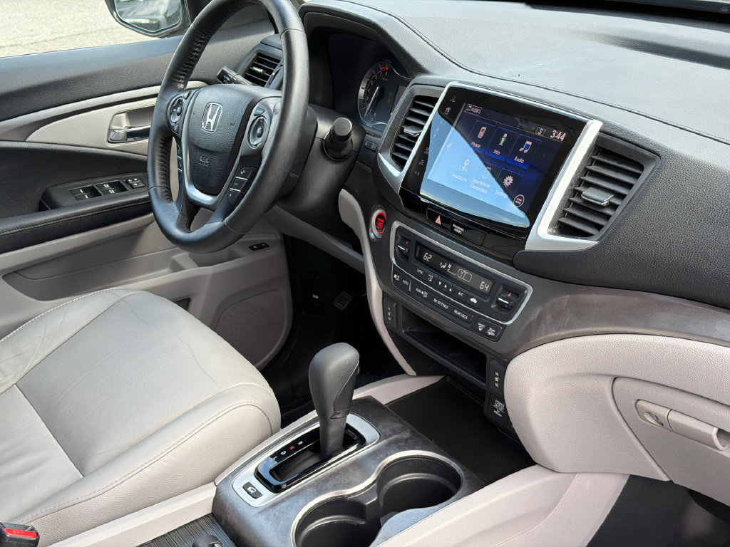 Used 2017 Honda Pilot EX-L image 10