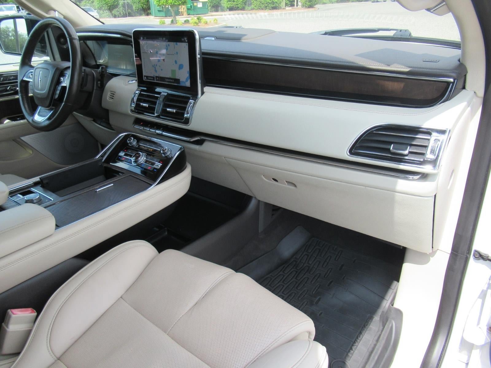 Used 2019 Lincoln Navigator Reserve AWD/4WD image 11