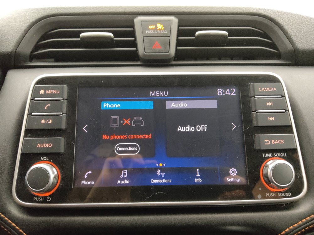 Used 2020 Nissan Versa SR FWD image 25