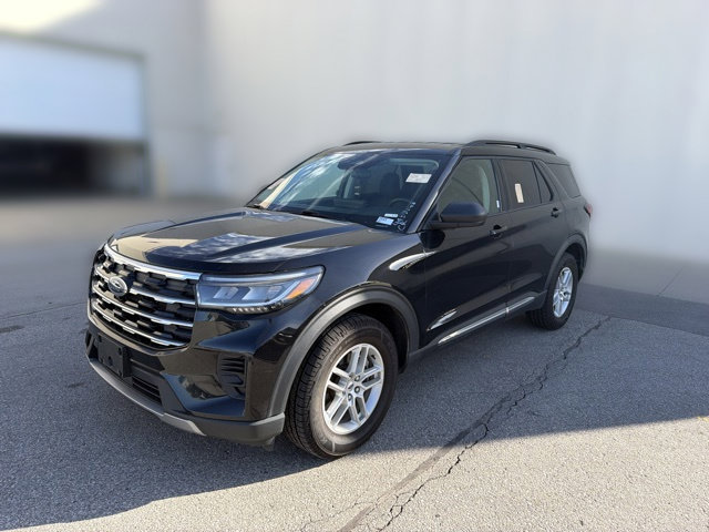 Used 2025 Ford Explorer Active AWD/4WD image 14