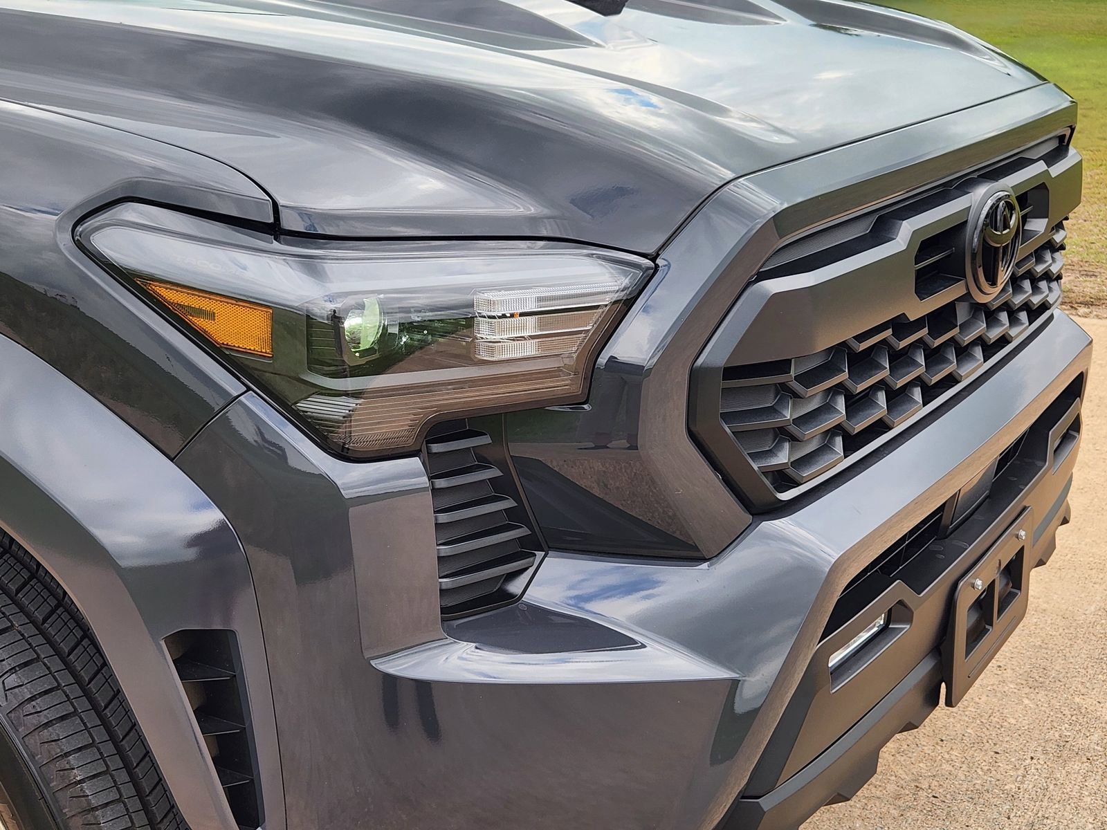 Used 2025 Toyota Tacoma TRD Sport RWD image 12