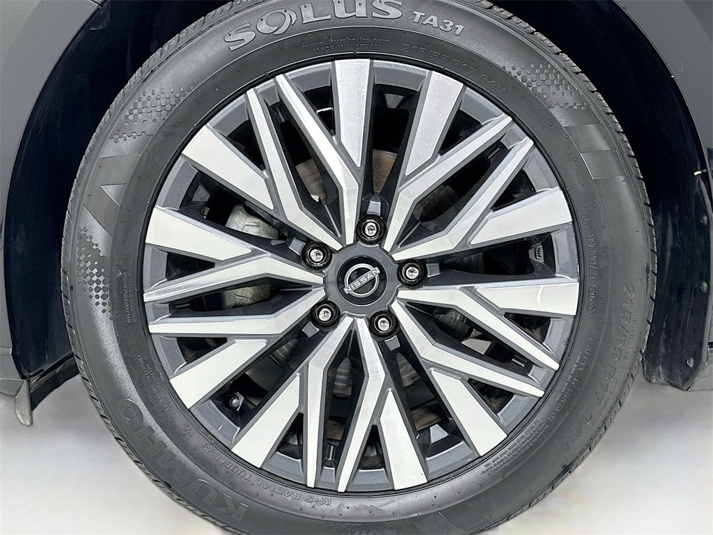 Used 2024 Nissan Altima 2.5 SV image 9