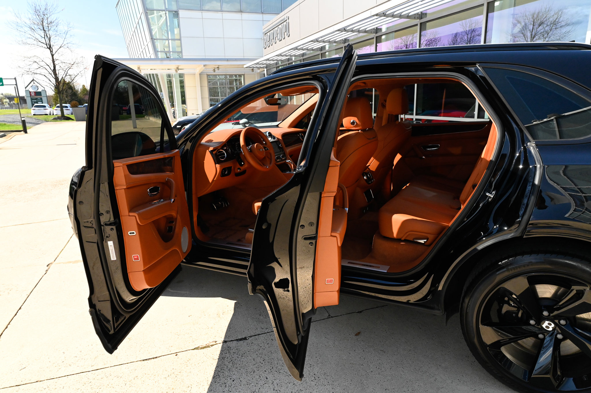 Used 2019 Bentley Bentayga image 32