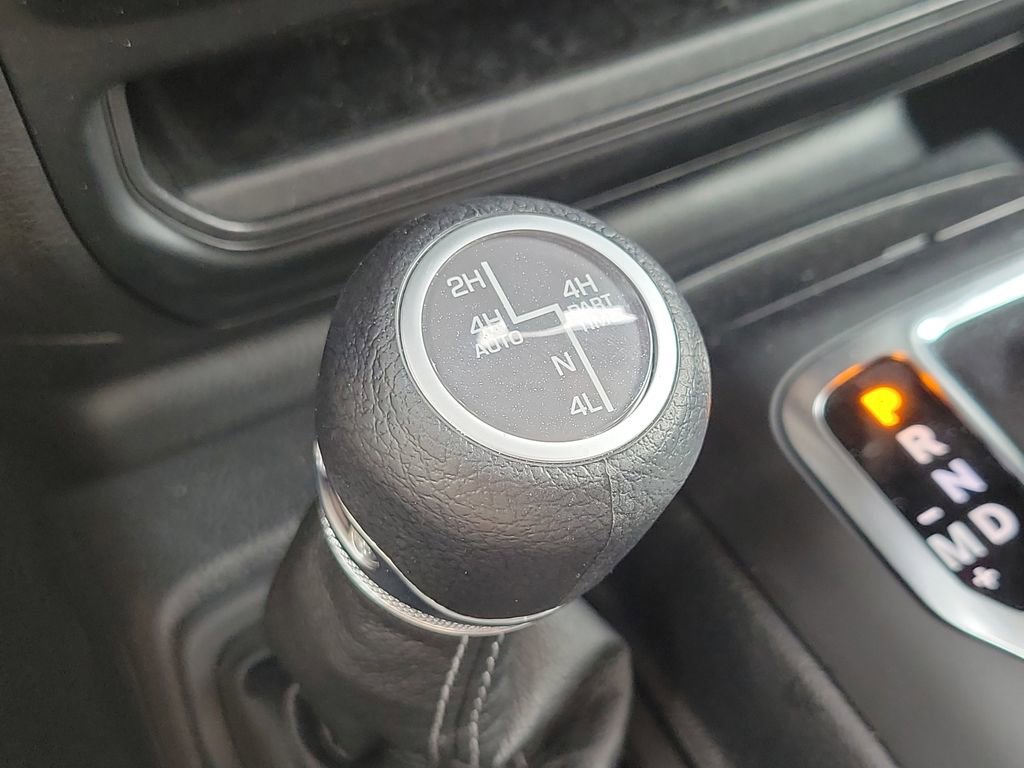 Used 2025 Jeep Wrangler Unlimited Sahara image 10