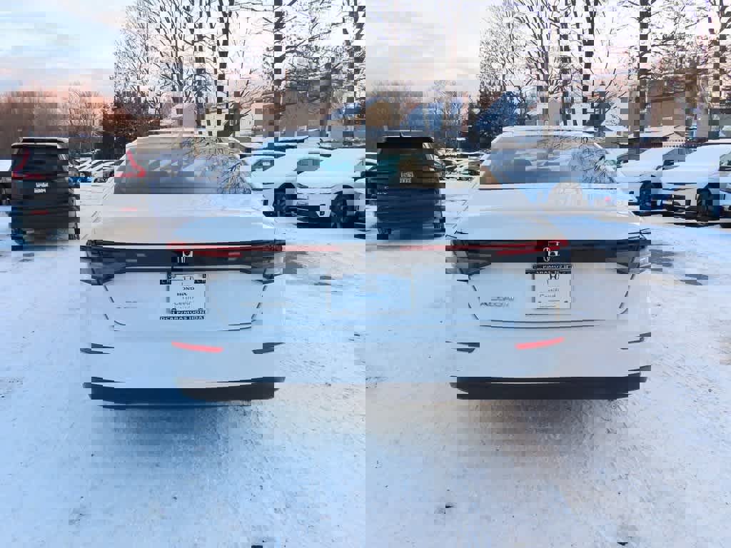 Used 2023 Honda Accord EX image 5