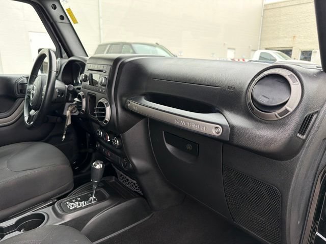 Used 2016 Jeep Wrangler Unlimited Sport w/ Connectivity Group AWD/4WD image 24
