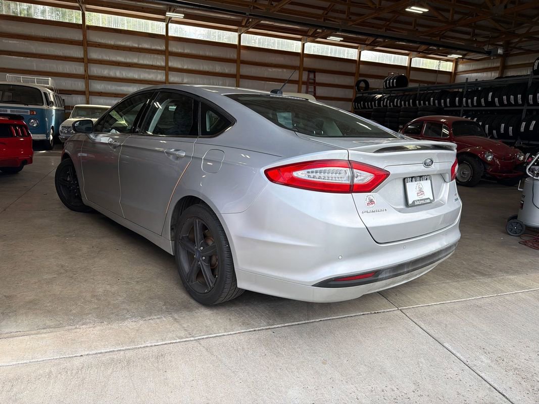 Used 2016 Ford Fusion SE FWD image 10