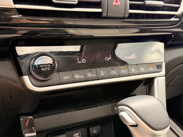 Used 2023 Kia Seltos EX image 23