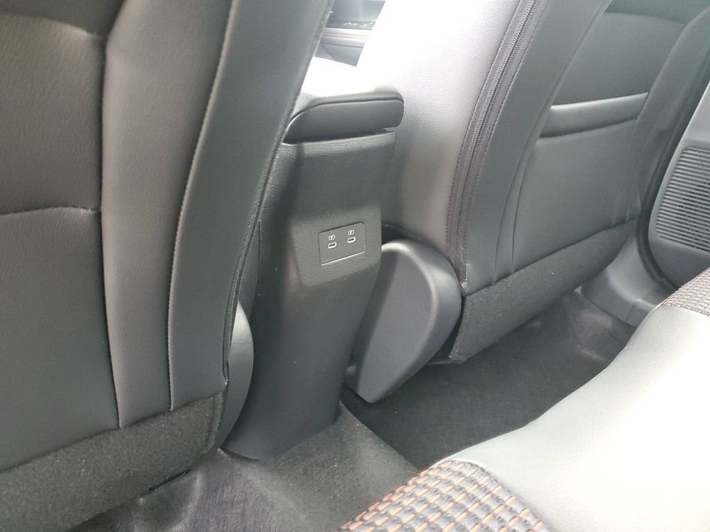 New 2026 Nissan Kicks SR w/ SR Premium Package FWD image 12