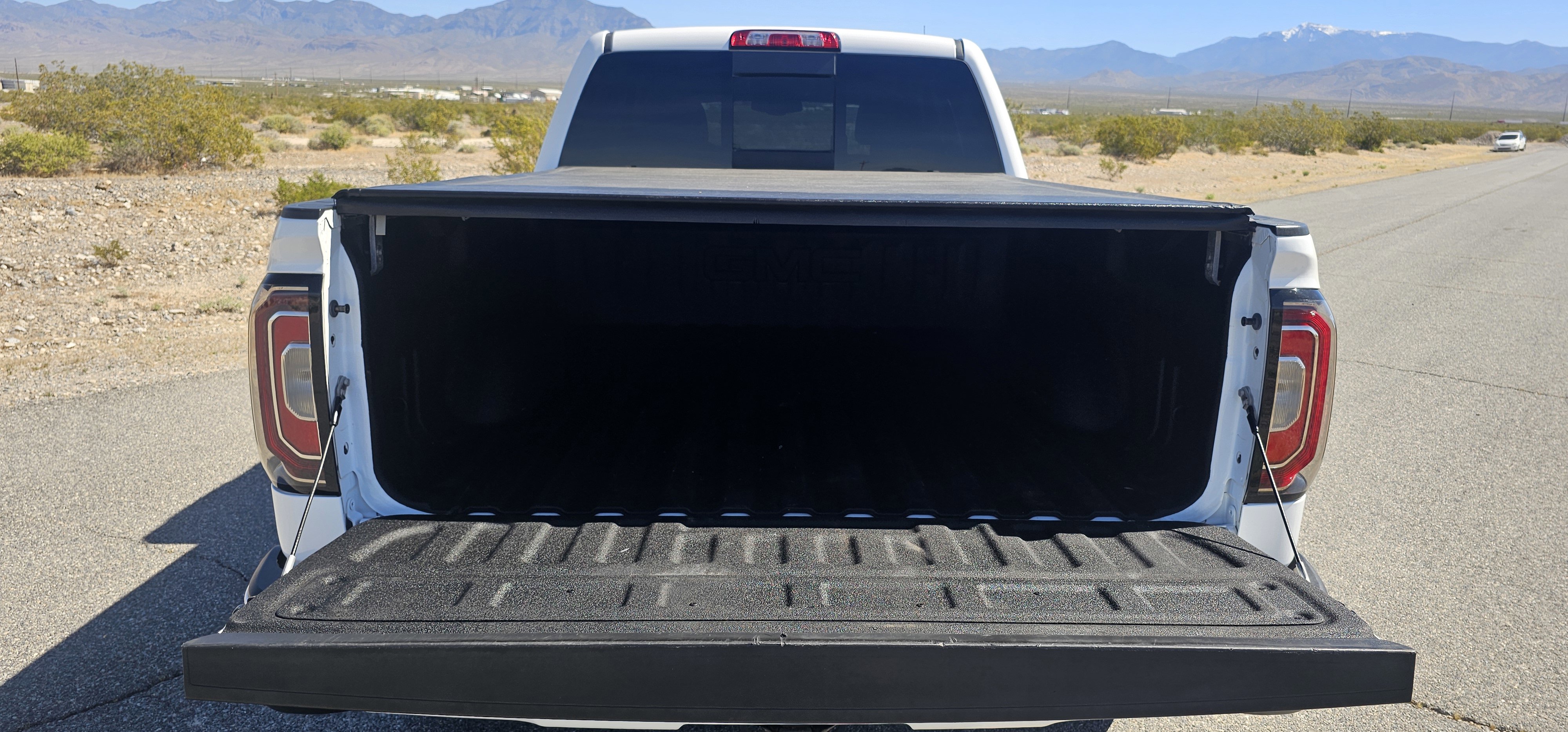 Used 2016 GMC Sierra 1500 SLE w/ All-Terrain Package image 6