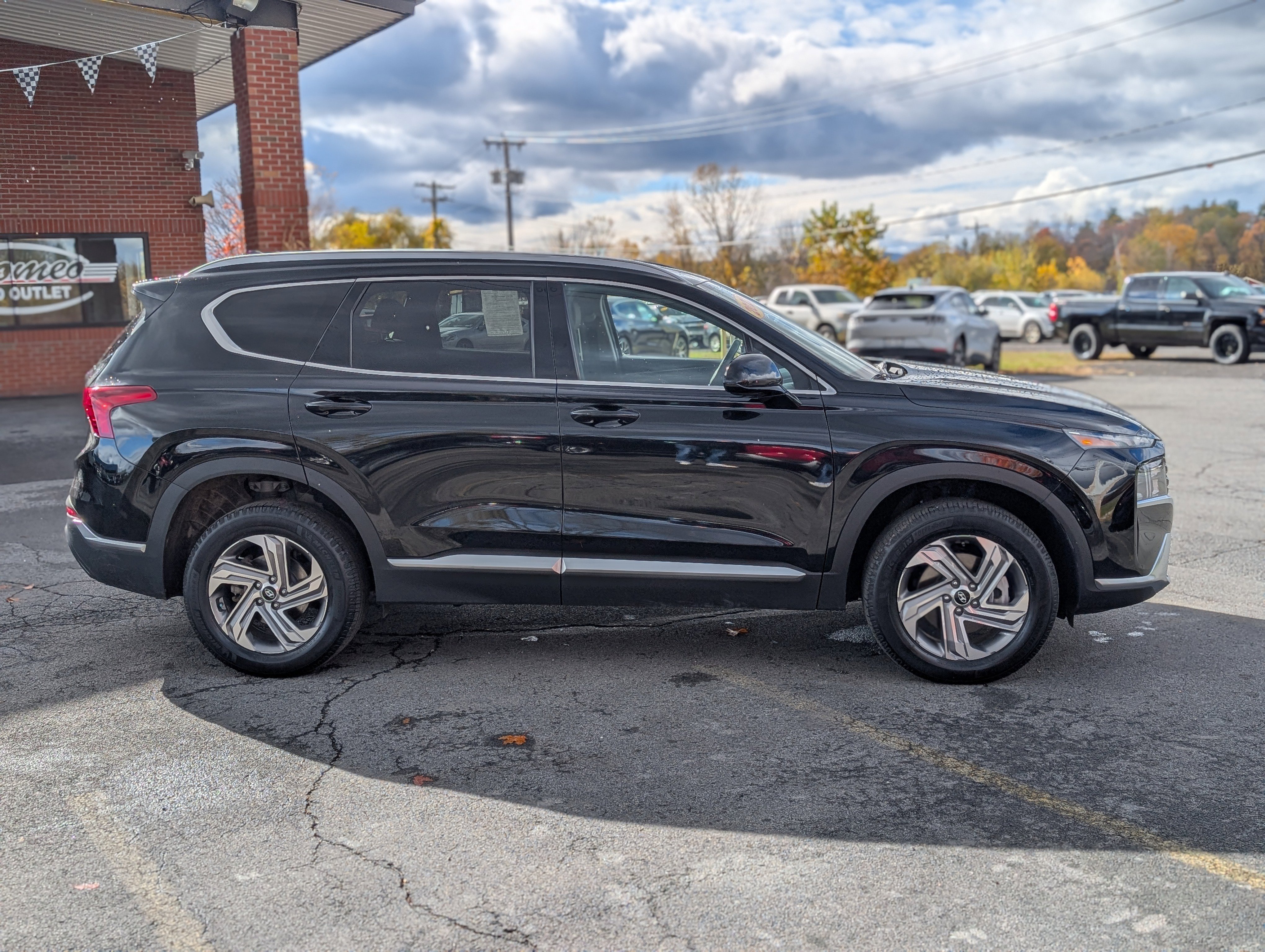Used 2022 Hyundai Santa Fe SEL image 11