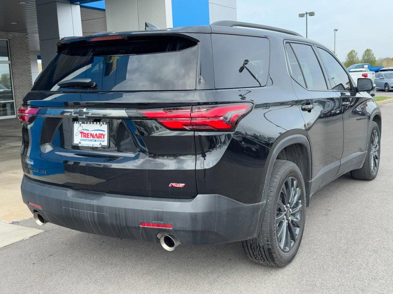 Used 2023 Chevrolet Traverse RS image 3