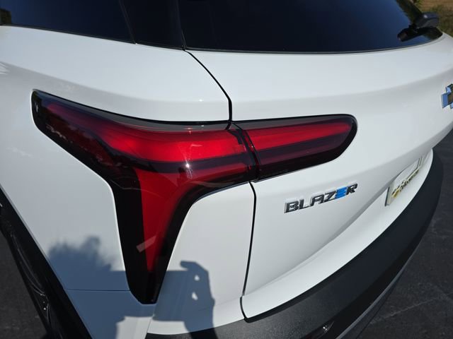 New 2025 Chevrolet Blazer EV LT image 35