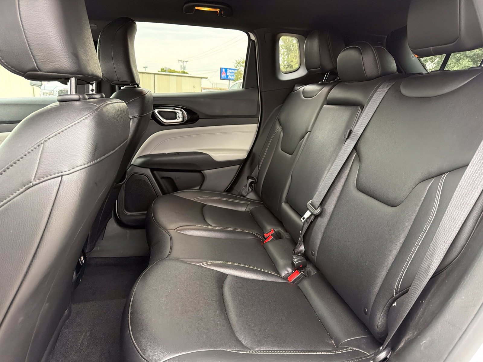 Used 2025 Jeep Compass Limited AWD/4WD image 11