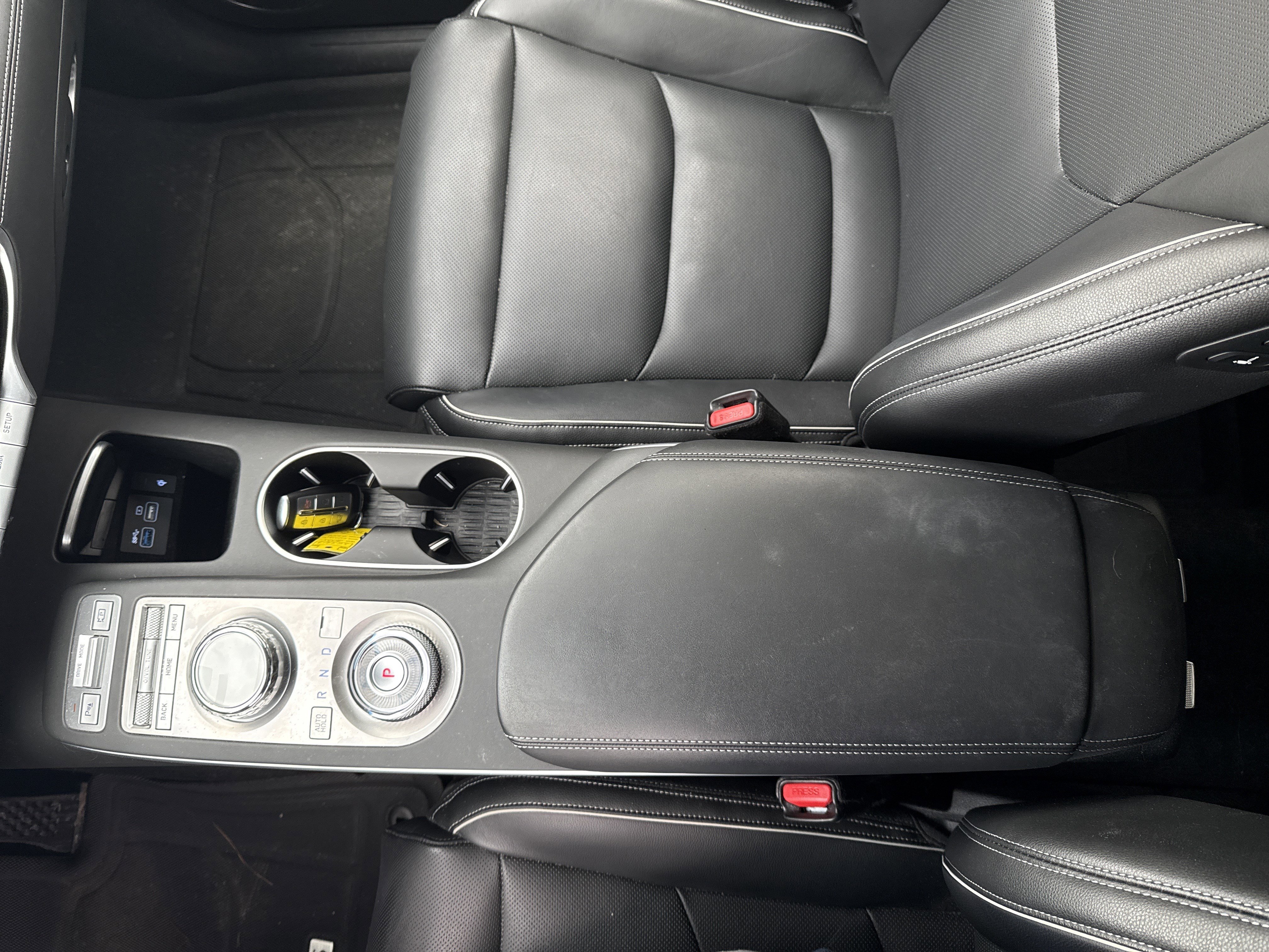 Used 2025 Genesis GV70 2.5T w/ Advanced Package image 23