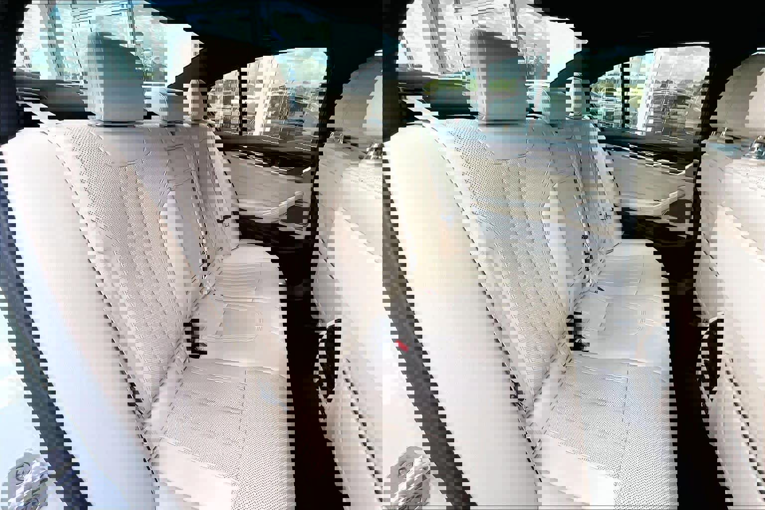 Used 2022 BMW 540i w/ Premium Package image 21