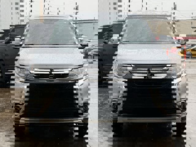Used 2017 Mitsubishi Outlander SE image 6