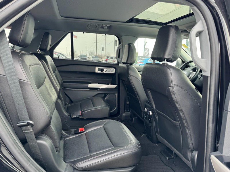 Used 2022 Ford Explorer Limited w/ Equipment Group 301A image 13
