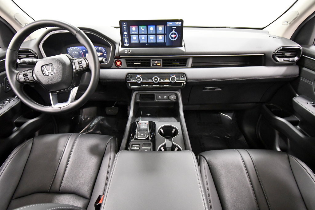 Certified 2026 Honda Pilot Touring image 3