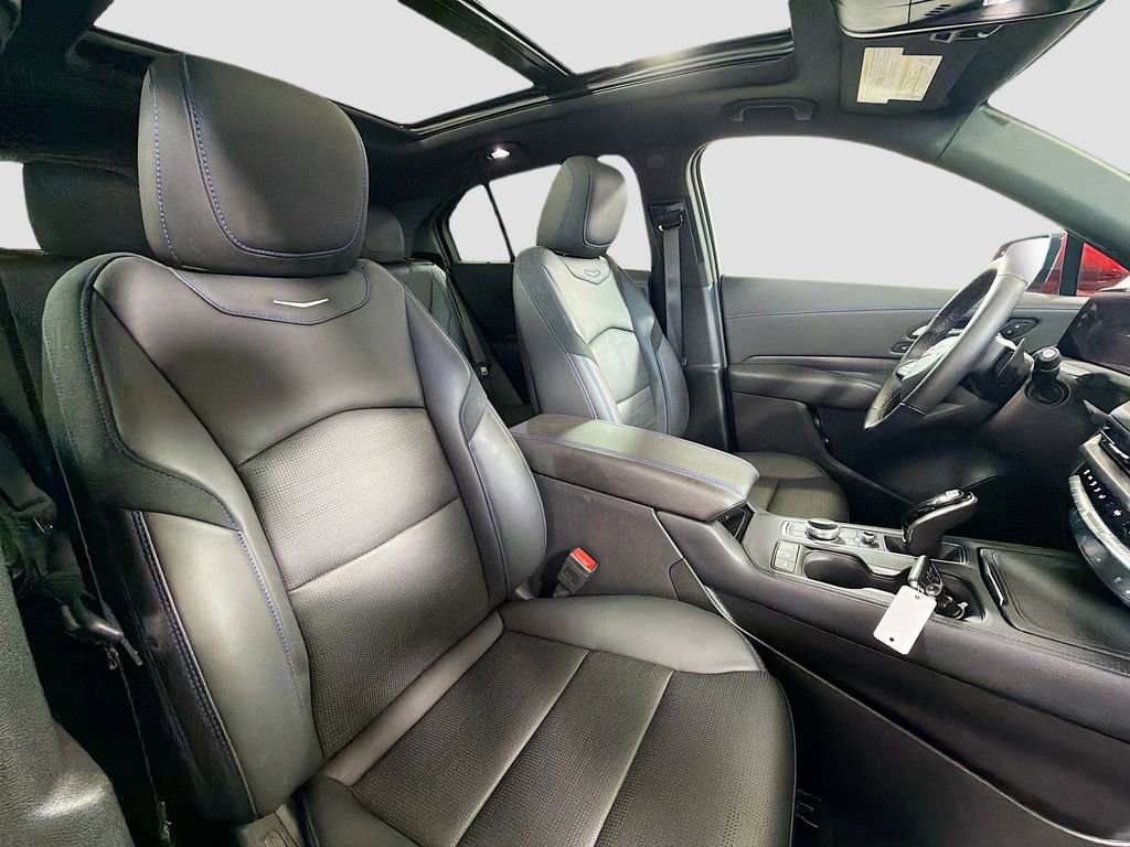 Used 2025 Cadillac XT4 Sport image 28