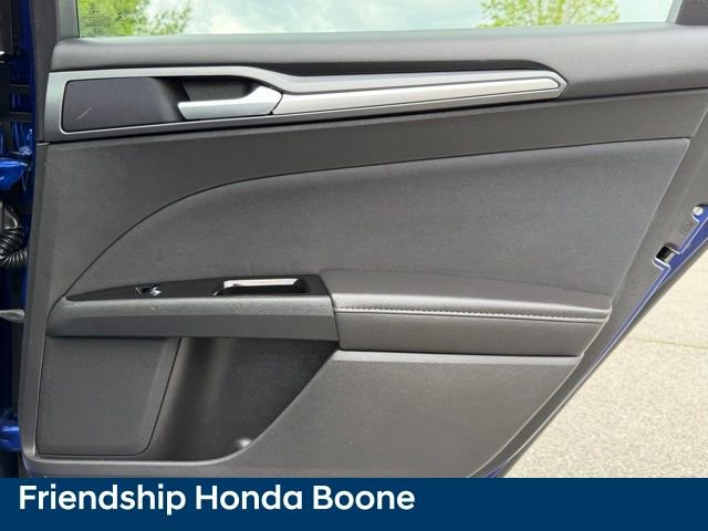 Used 2016 Ford Fusion SE FWD image 32