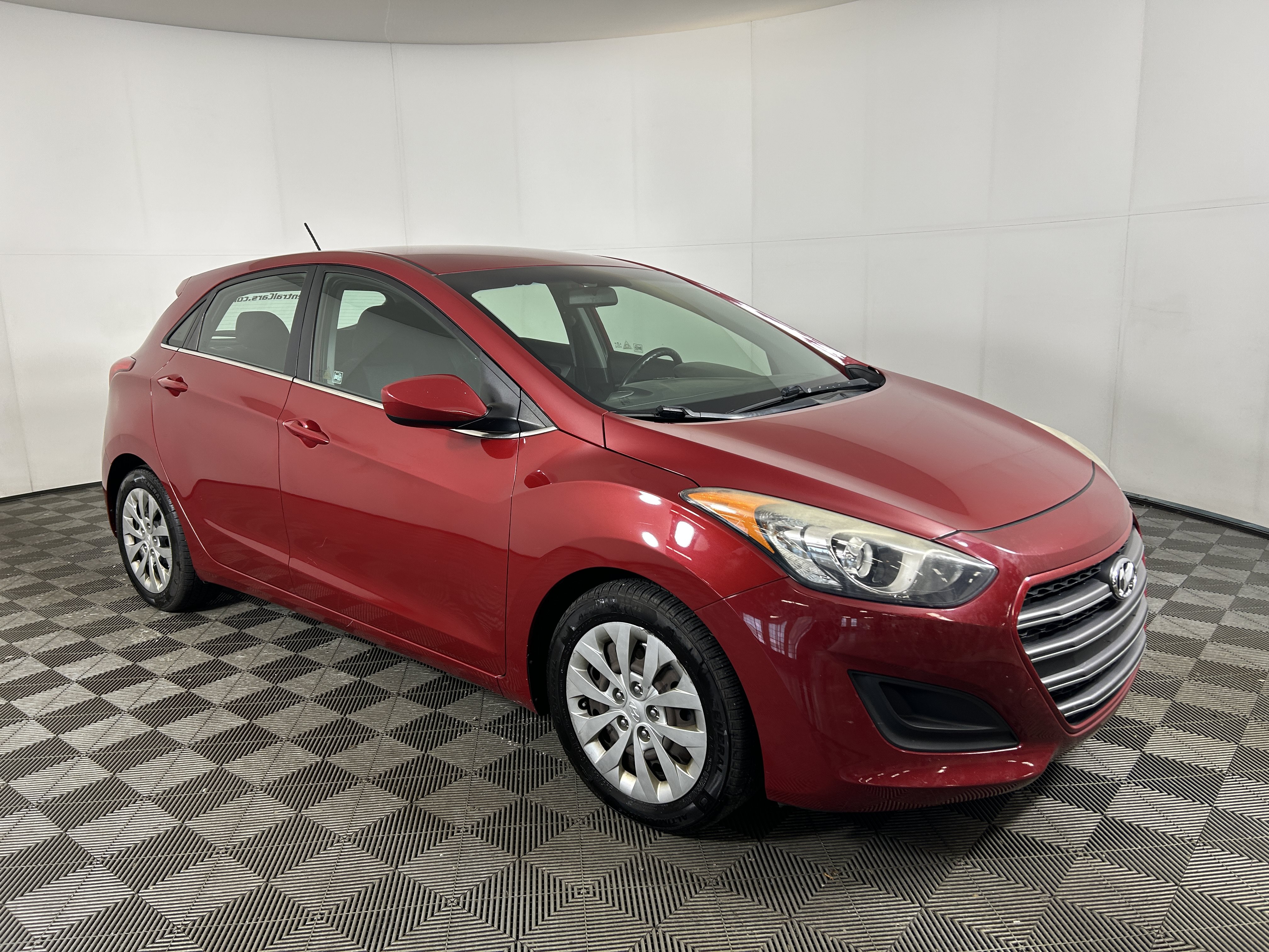 Used 2016 Hyundai Elantra GT FWD image 3