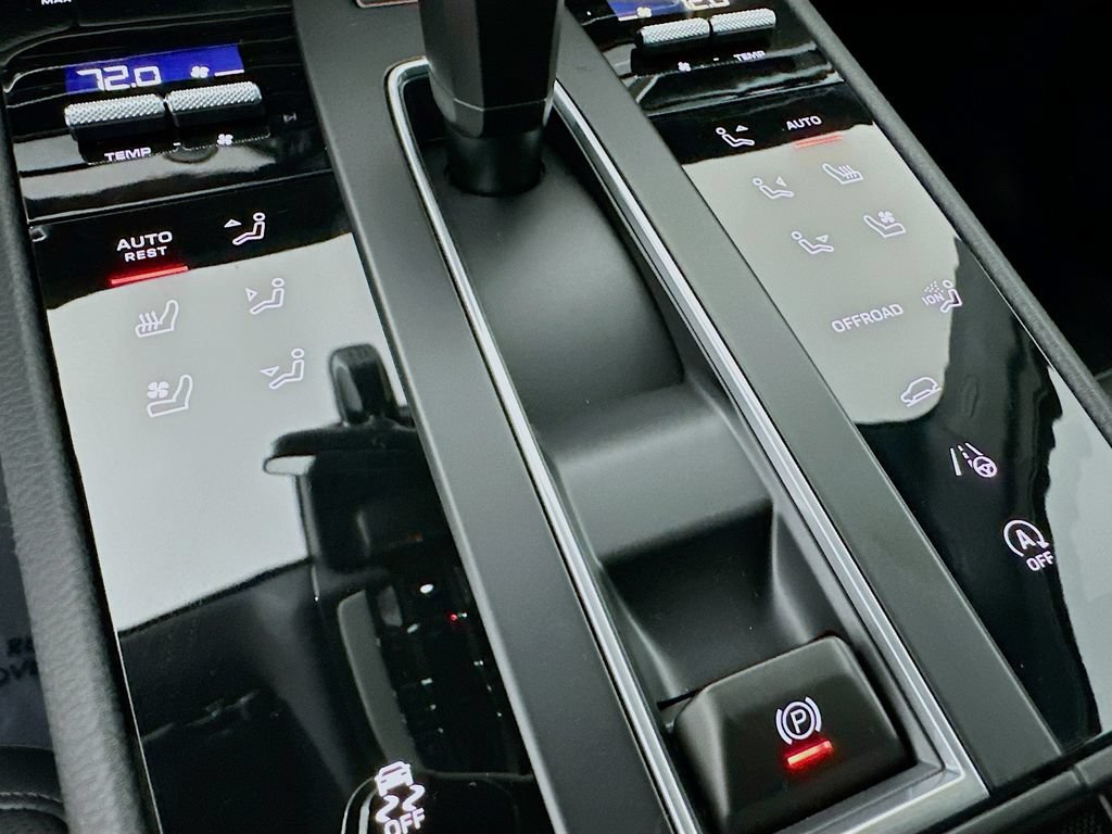 Certified 2026 Porsche Macan AWD/4WD image 23