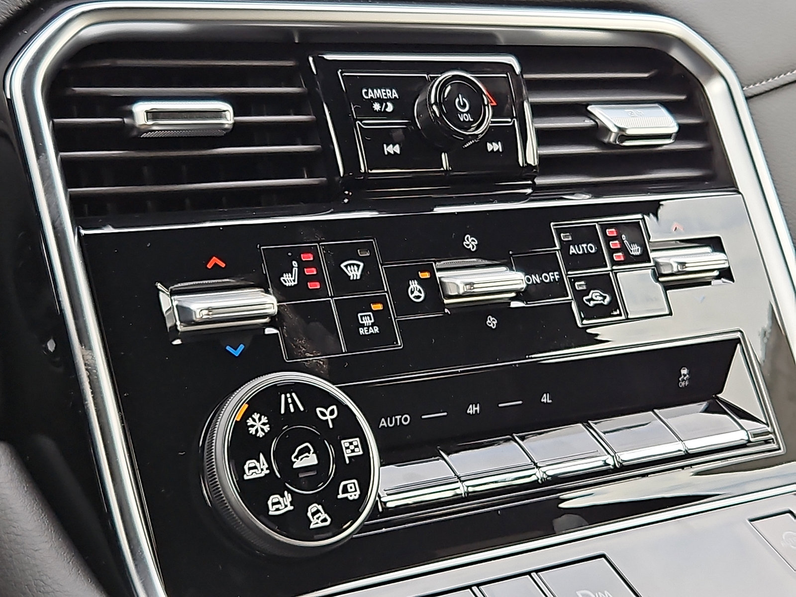 New 2026 Nissan Armada SL image 12