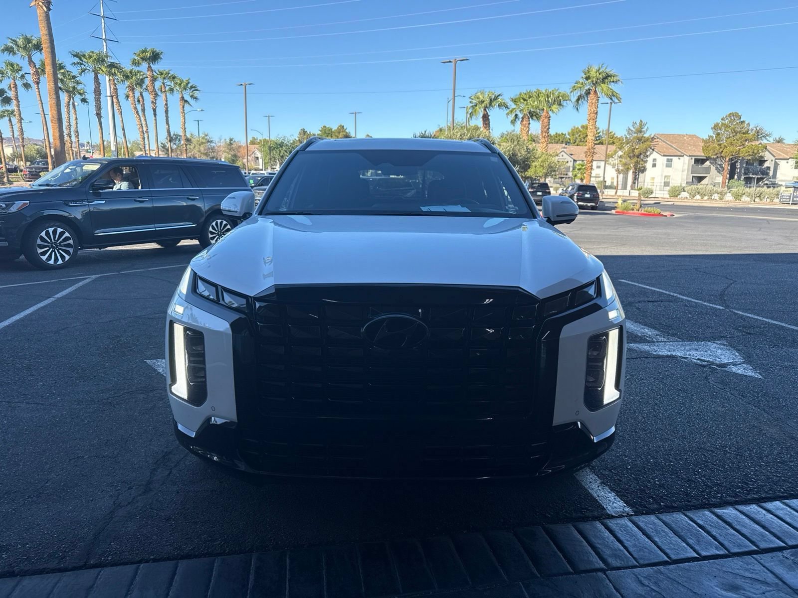 Used 2024 Hyundai Palisade Calligraphy AWD/4WD image 2