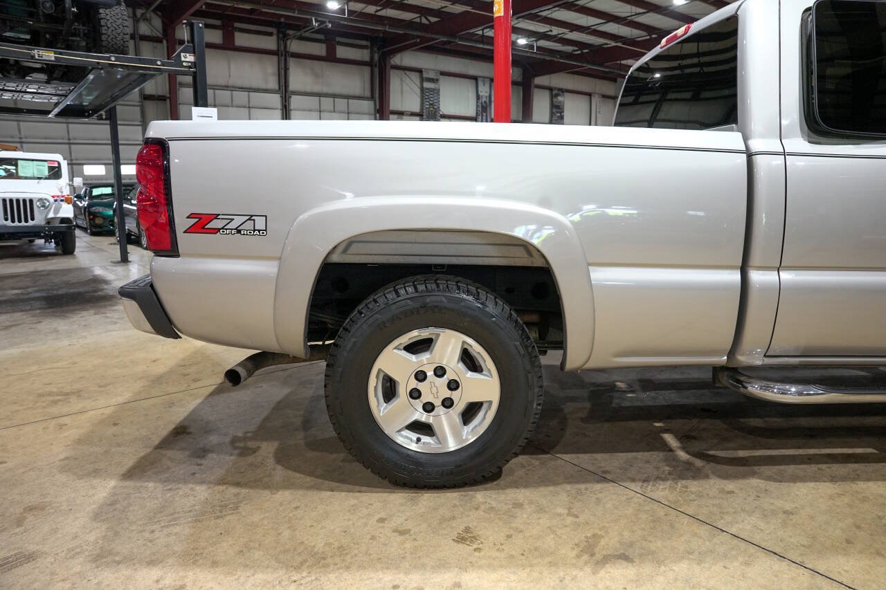 Used 2006 Chevrolet Silverado 1500 LT w/ Onstar Plus Package AWD/4WD image 9