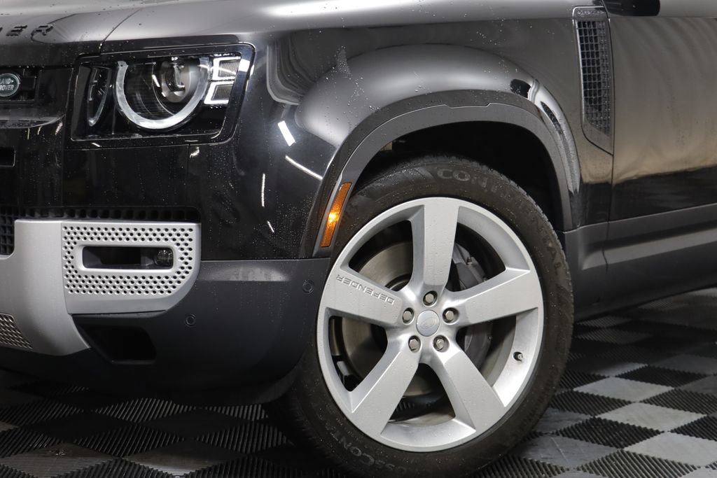 Used 2024 Land Rover Defender 110 SE image 3