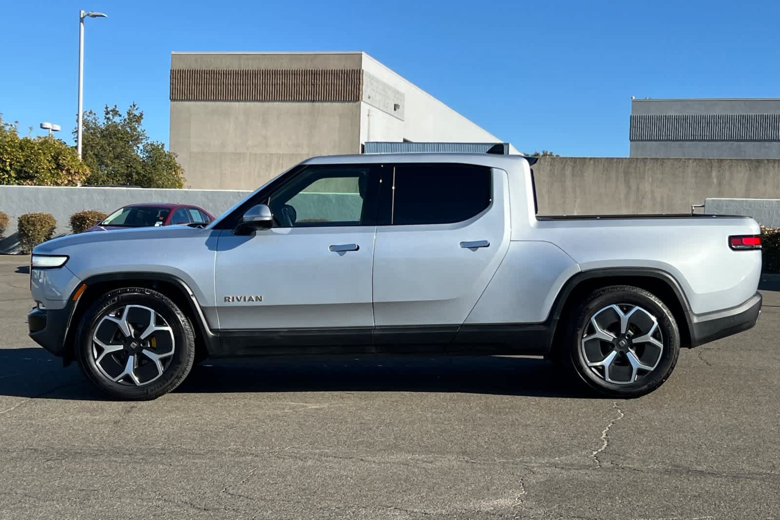Used 2022 Rivian R1T Adventure AWD/4WD image 9