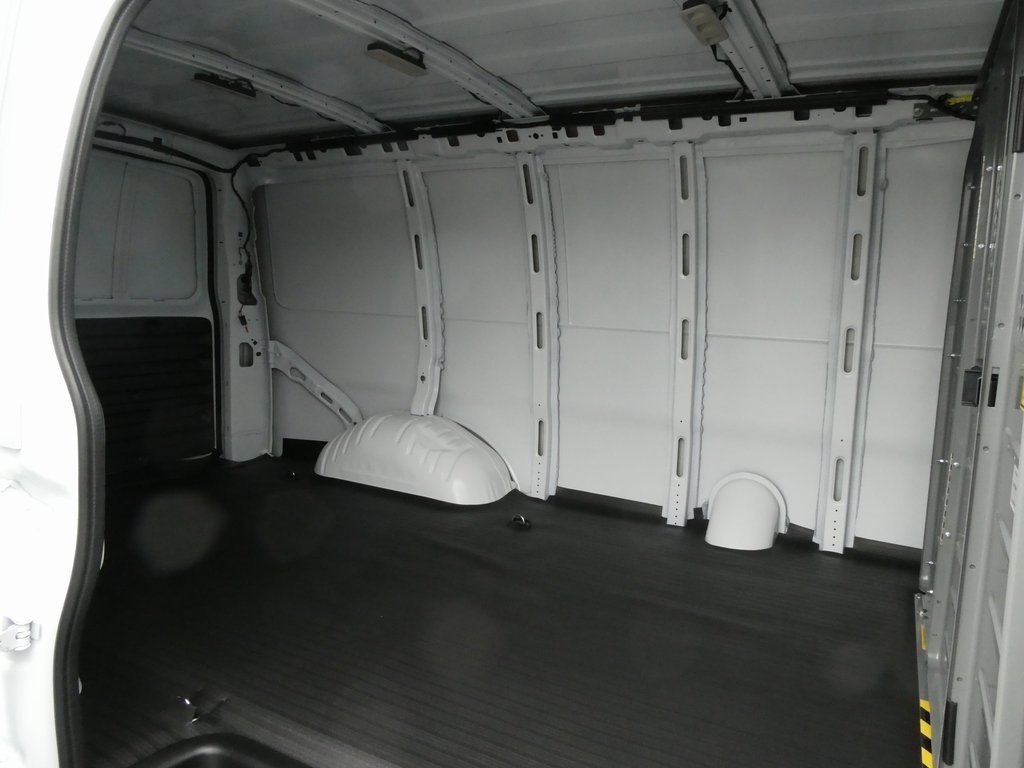 New 2025 GMC Savana 3500 w/ Driver Convenience Package image 23