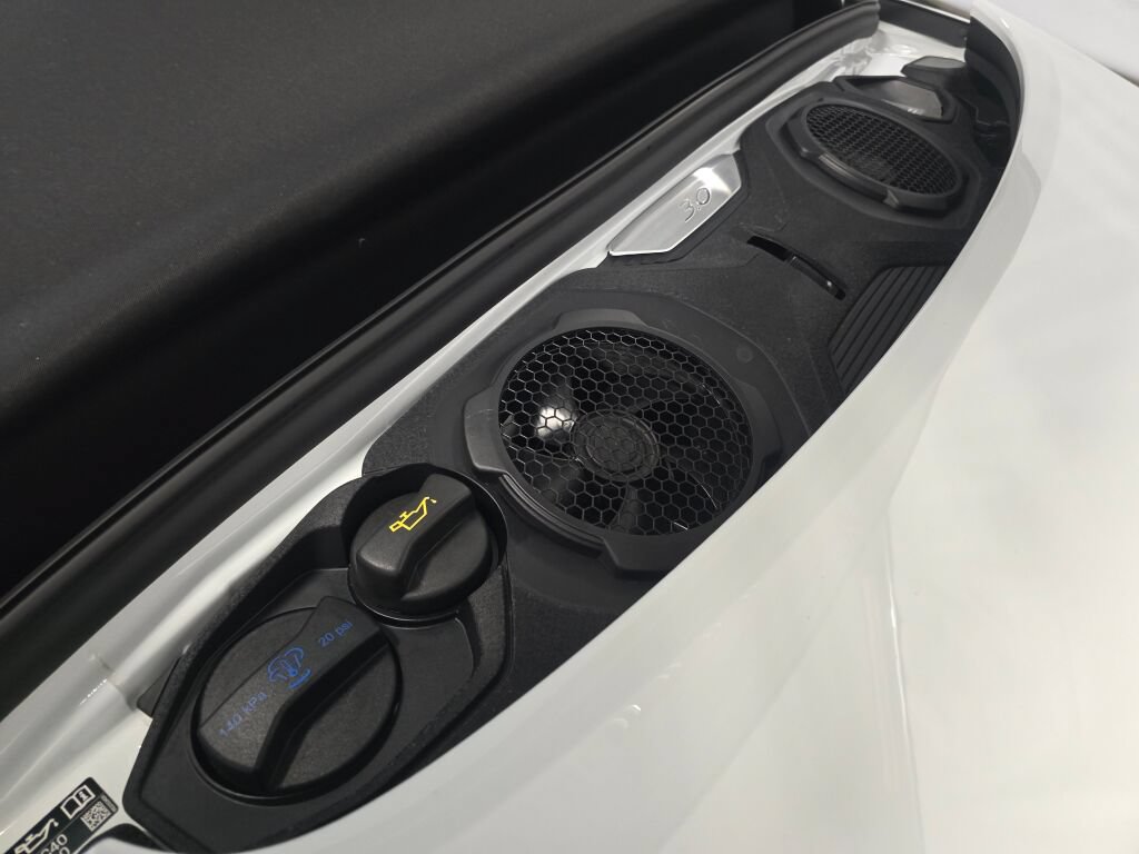 Certified 2025 Porsche 911 Carrera RWD image 26