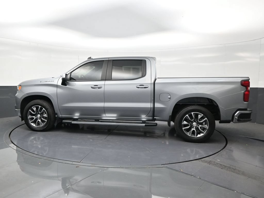 Used 2024 Chevrolet Silverado 1500 LT RWD image 2