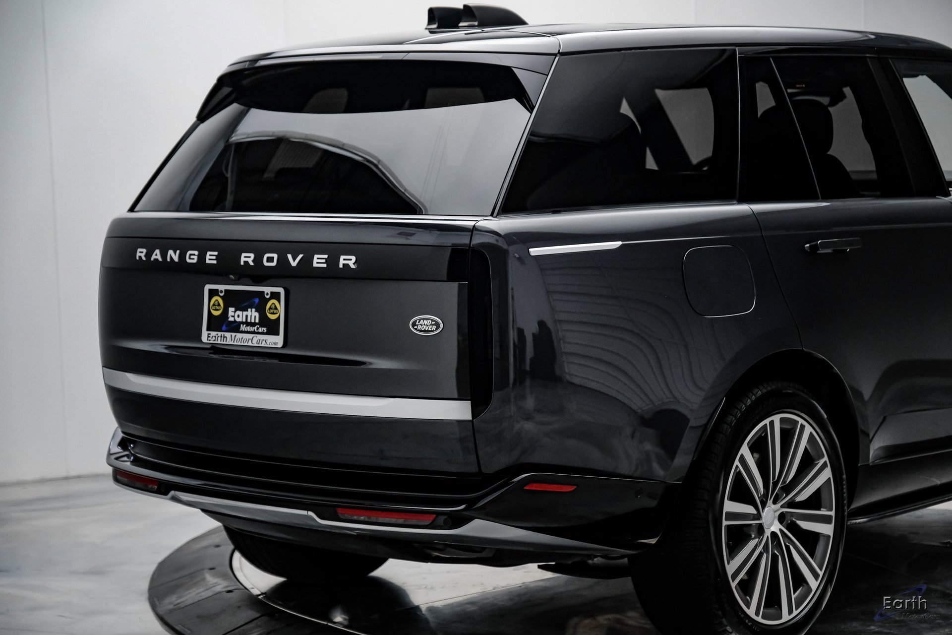 Used 2023 Land Rover Range Rover Autobiography image 14