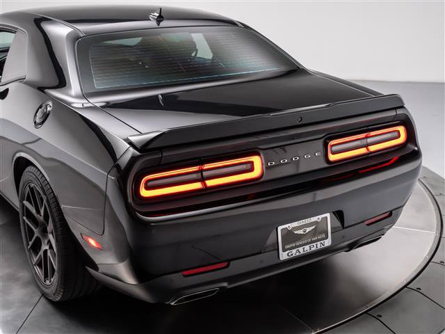 Used 2016 Dodge Challenger R/T Scat Pack RWD image 30