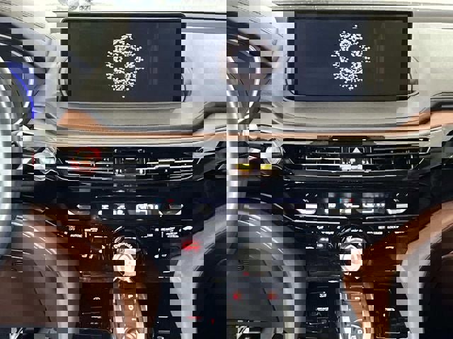 Used 2024 Acura MDX SH-AWD w/ Technology Package image 14