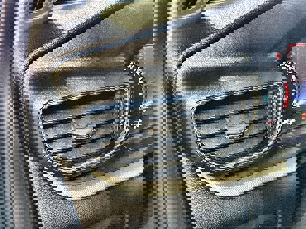 Used 2022 Ford Explorer XLT w/ Equipment Group 202A image 15