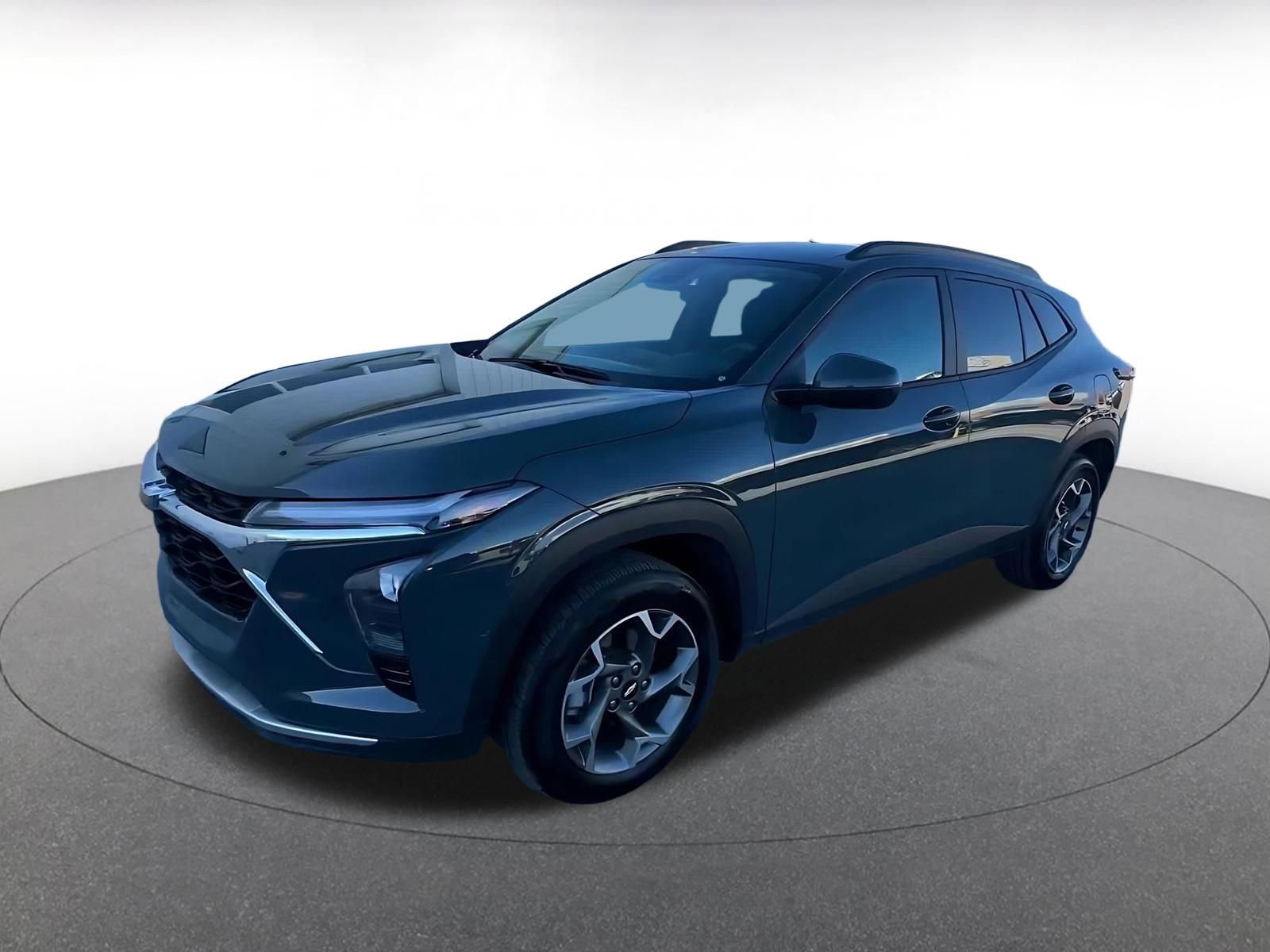 Used 2025 Chevrolet Trax LT image 8