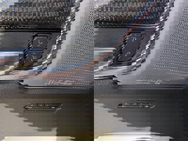 Used 2024 Cadillac XT6 Sport w/ Technology Package image 15