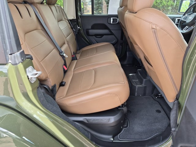 Used 2022 Jeep Wrangler Unlimited Sahara w/ Cold Weather Group AWD/4WD image 19