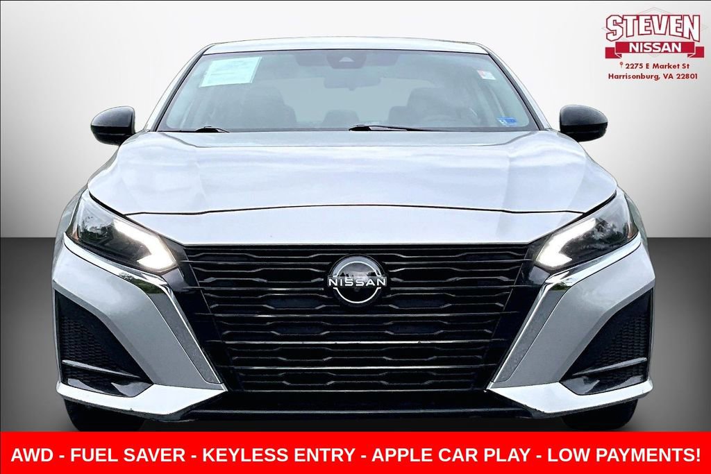 Used 2024 Nissan Altima 2.5 SV AWD/4WD image 2