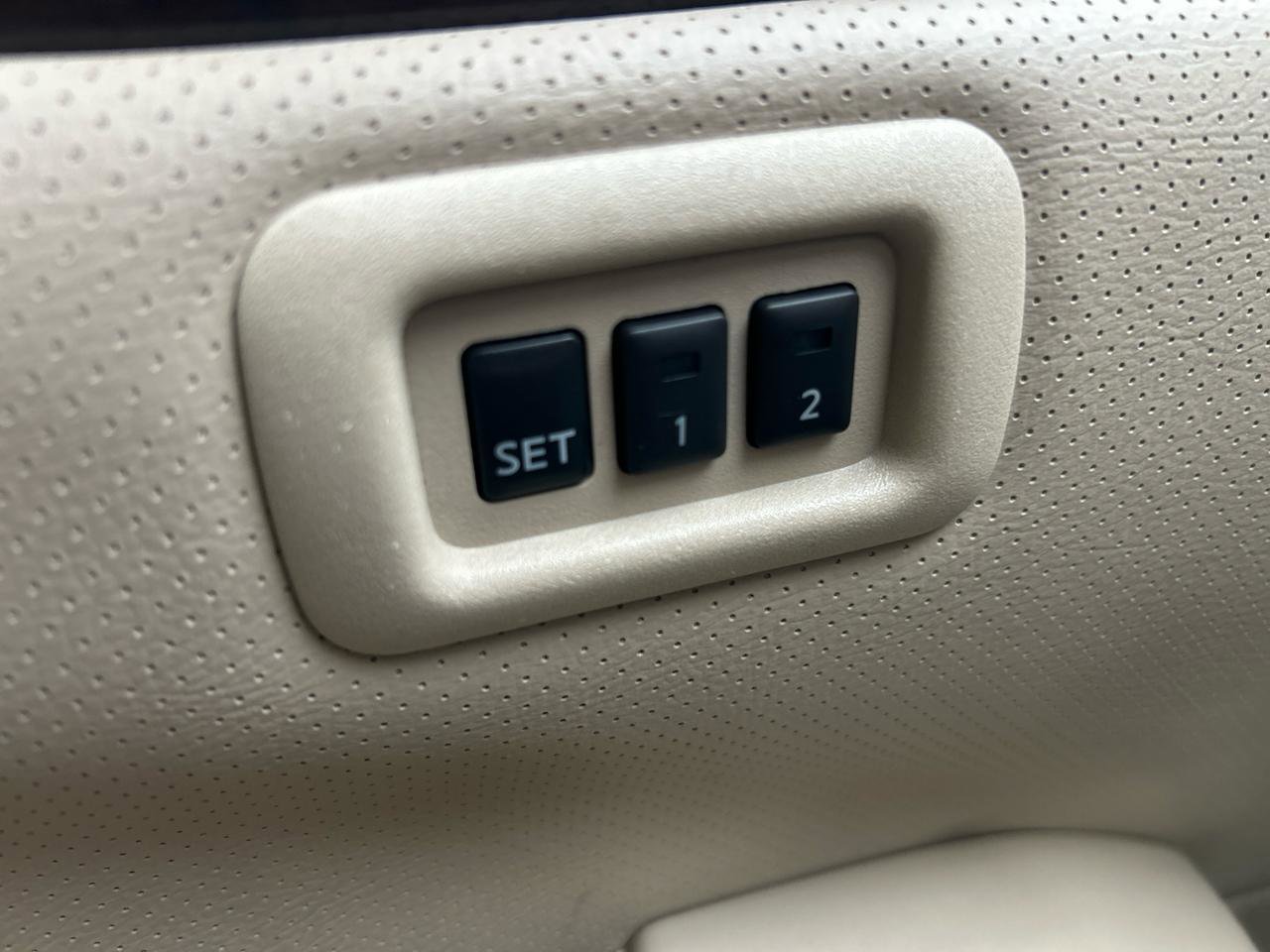 Used 2012 Nissan Quest LE image 26