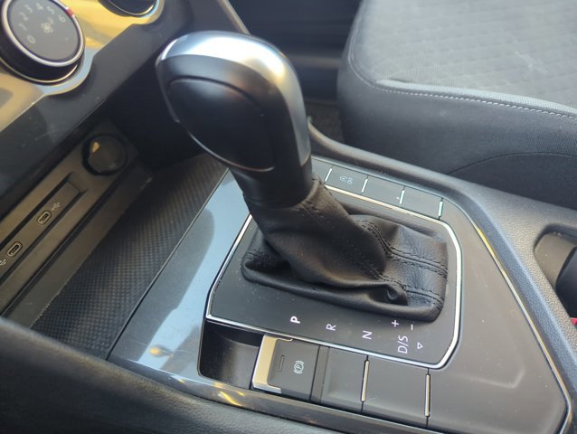 Used 2020 Volkswagen Tiguan S image 16